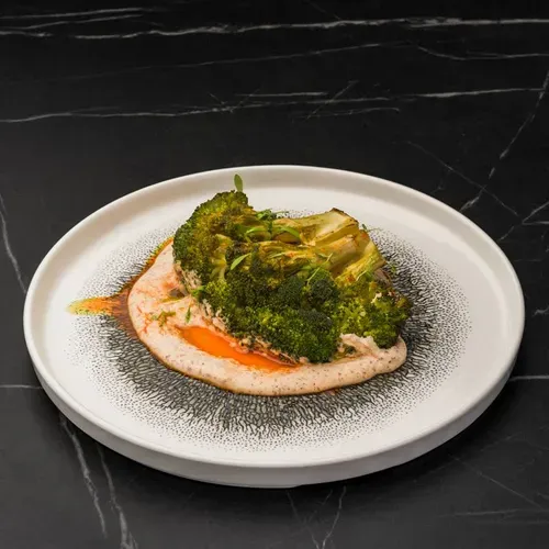 Steak de Broccoli cu crema migdale