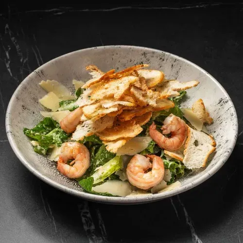 Salată Caesar cu creveți