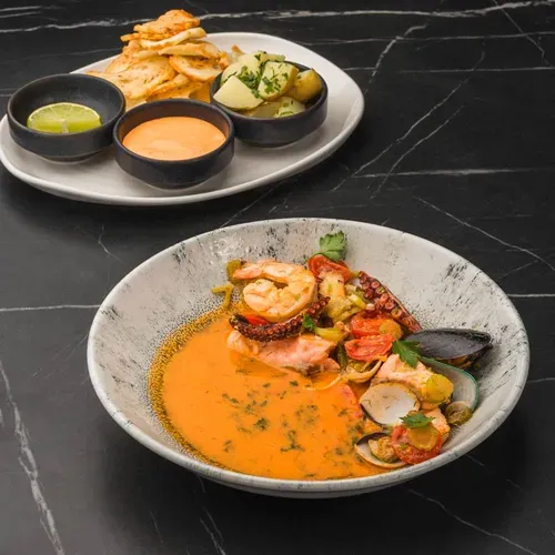 Bouillabaisse cu fructe de mare