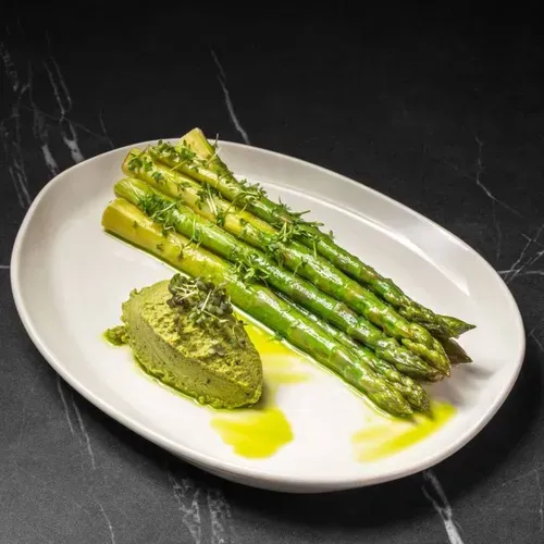 Sparanghel cu pesto de mazăre verde